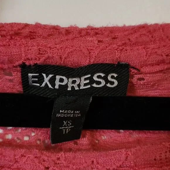 Express lace crop top - Picture 3 of 3